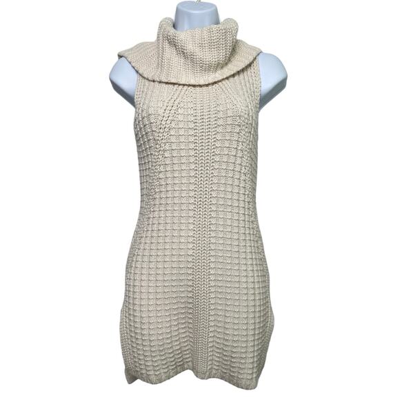 Banana Republic Sweaters - Banana Republic Cable Knit Sleeveless Sweater Tunic/Small